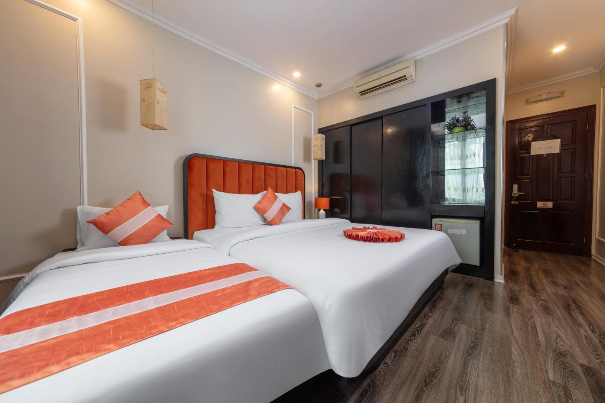 Omina Hanoi Hotel & Travel Экстерьер фото